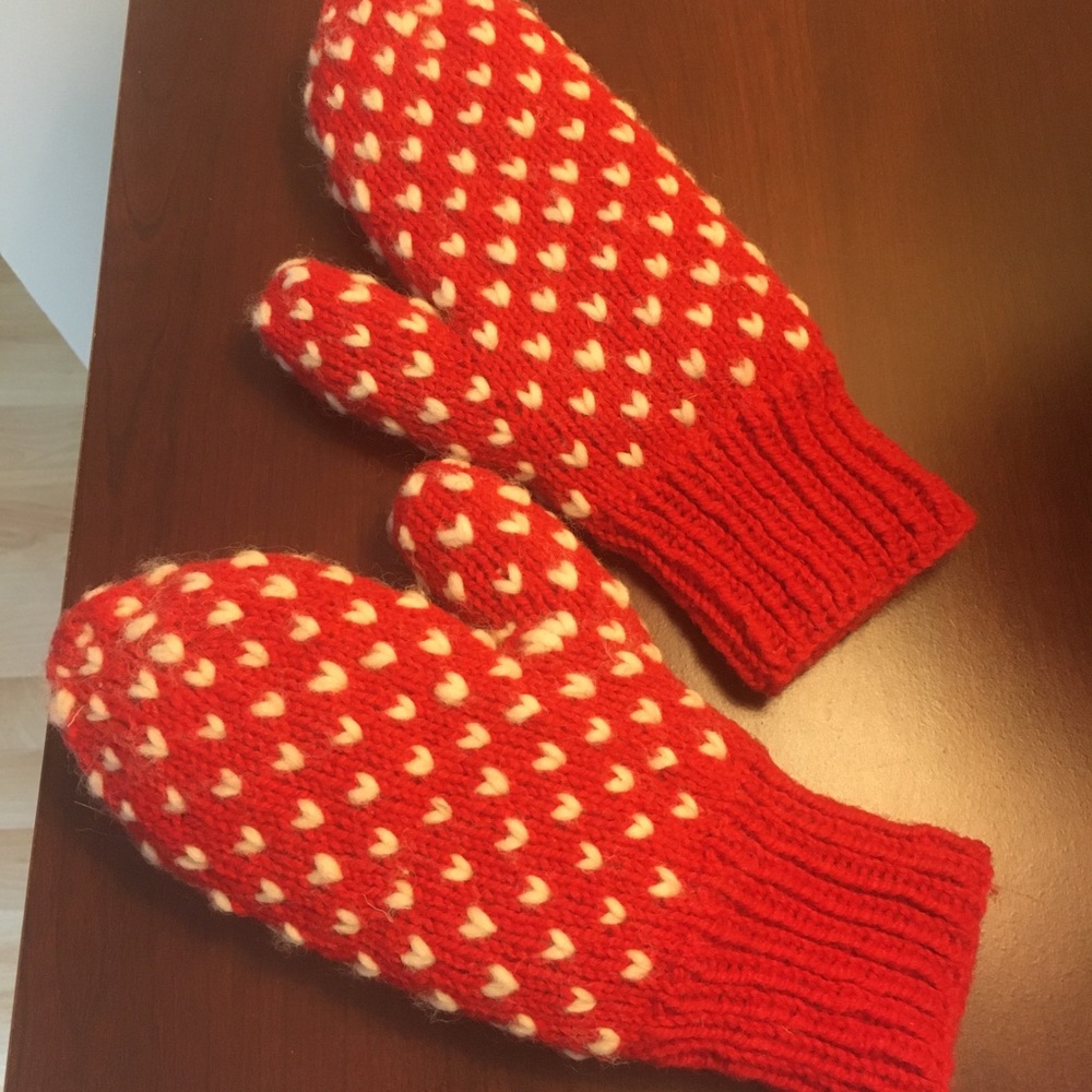 Red and White Knit Mittens
